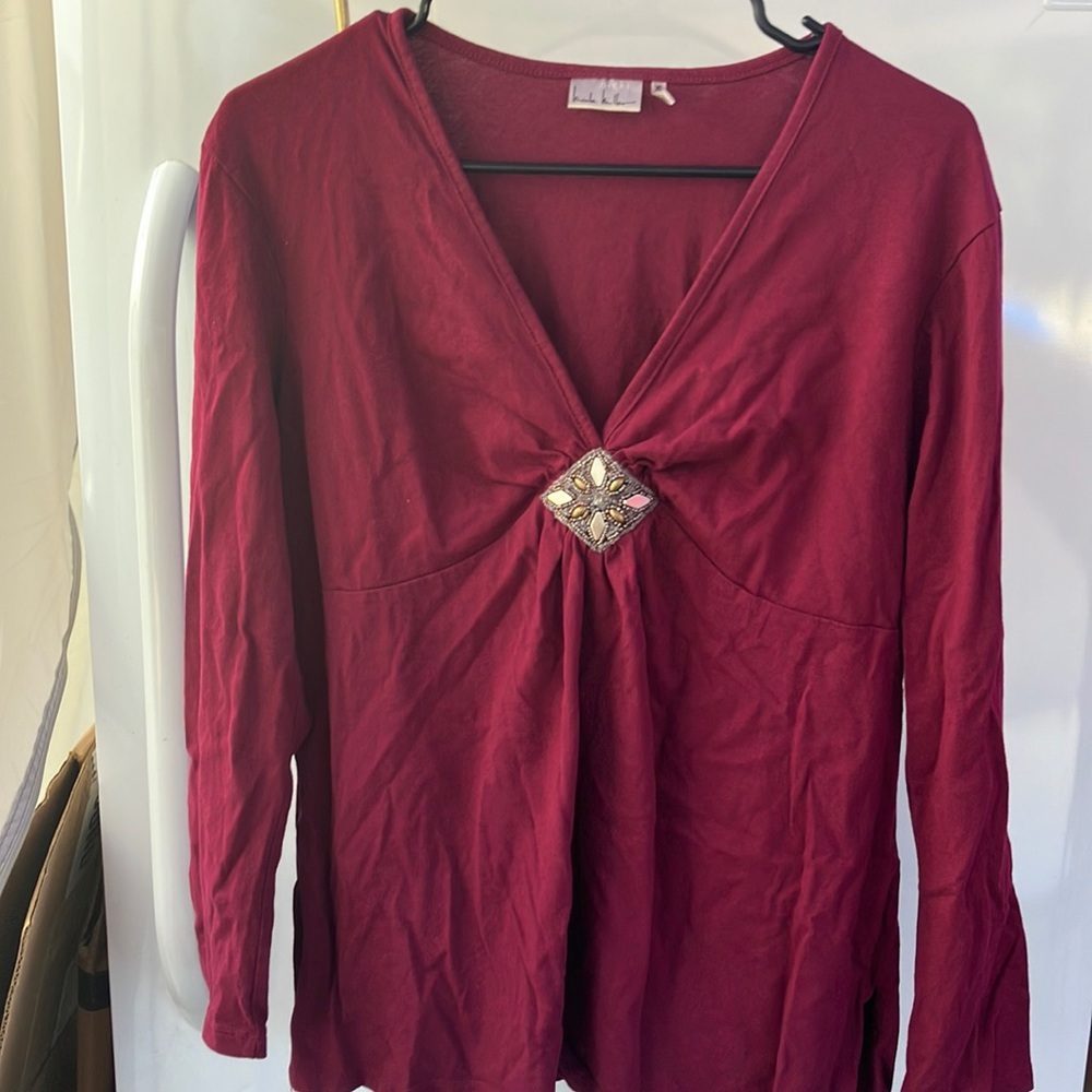 Nicole Miller V-neck Burgundy Wine long sleeve Beaded embellishment Top Size XL
